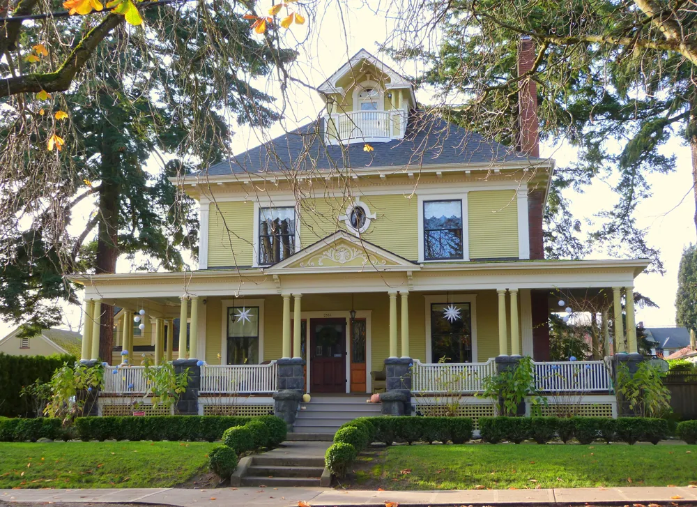 Historic William Lind House, Irvington, 2016 · Architecture photo; Halloween participation not implied